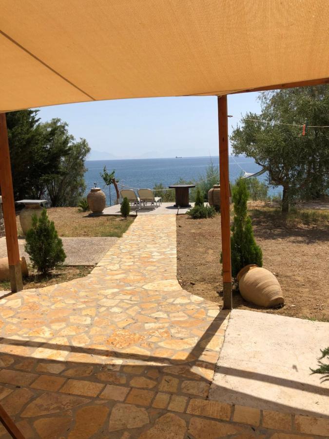 Seafront Studio With Direct Beach Access Koróni Buitenkant foto